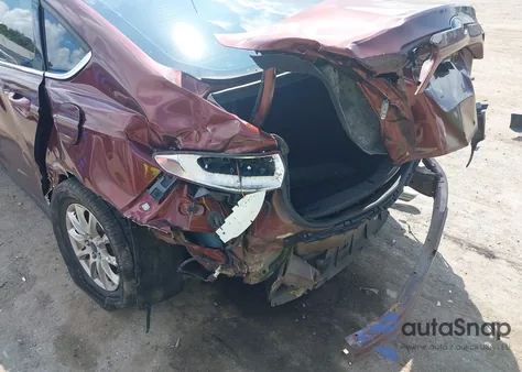 2016 Ford Fusion S z USA, uszkodzony, nr VIN 3FA6P0G77GR394895